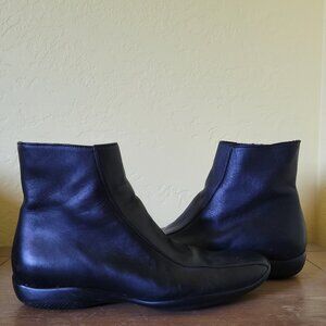Prada soft black leather flat shoes boot size 37 1/2